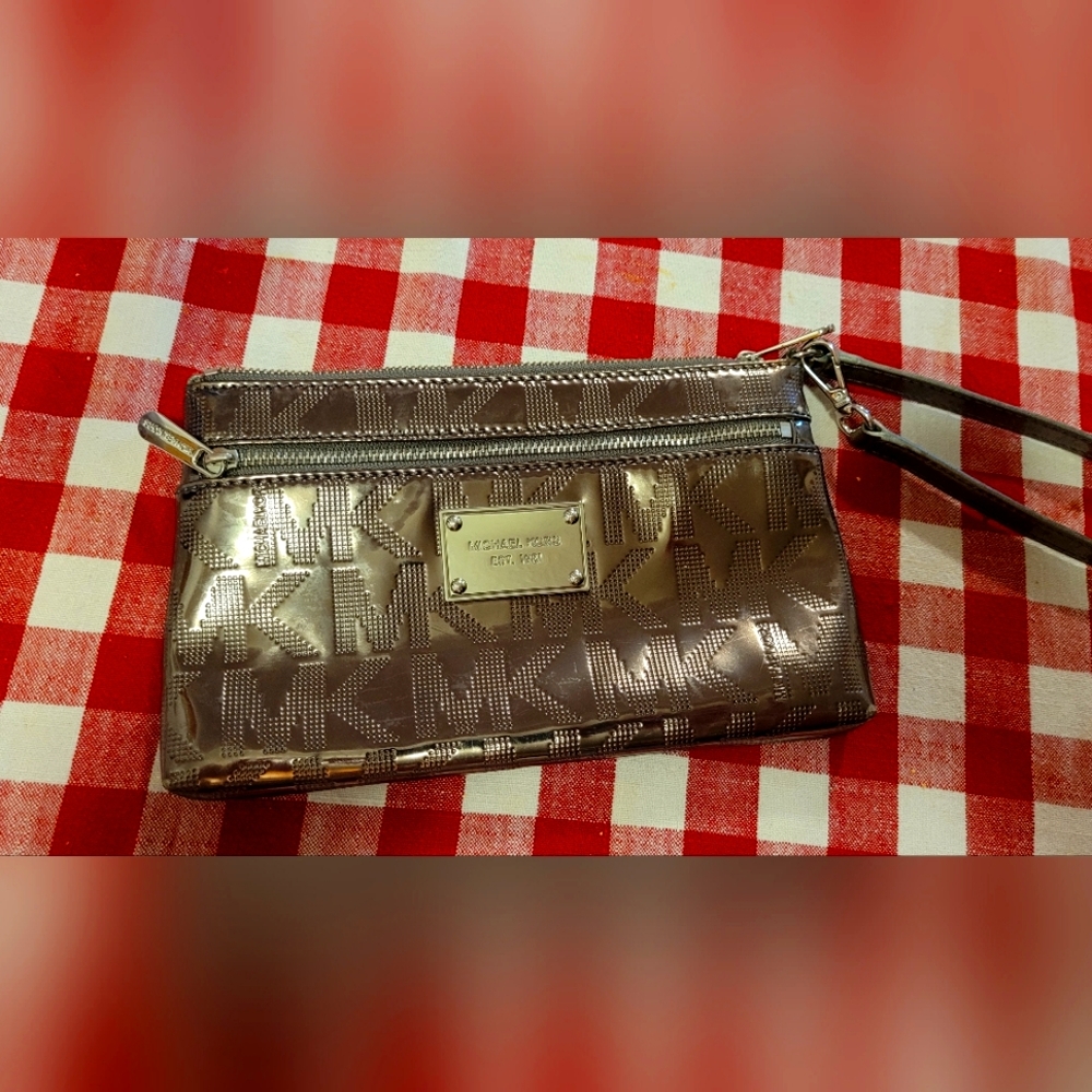 Michael Kors Wristlet